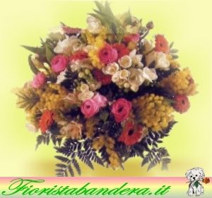 Bouquet mimosa e fiori.